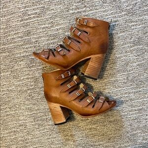 Freebird by Steven Topaz leather Brown Strappy Ankle Boots Gladiator Boho sz 7